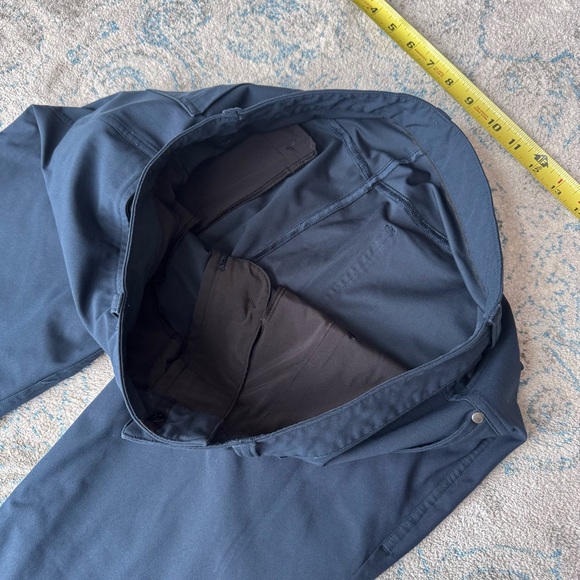 Lululemon Men’s ABC Pant in Navy Blue - Picture 5 of 8